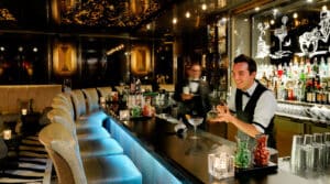 El bar es más que un establecimiento comercial 3 El Bar 2