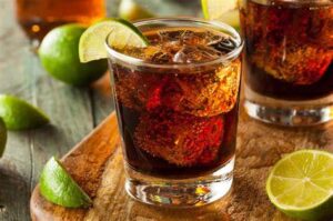 5 cócteles de alta demanda que deberías probar 5 Cubalibre 5 cocteles