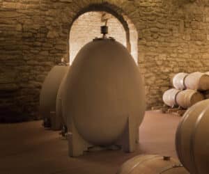 Gómez Cruzado, más de 100 años ofreciendo los mejores vinos 4 Depósitos ovoidales de elaboración.