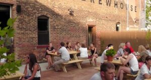 Platform Beer Co: la iniciativa "Haze to Raise" para 2021 4 El fondo ha otorgado más de 1,300 subvenciones