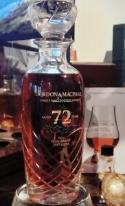 Raro whisky escocés de 72 años se subasta en Hong Kong 4 Raro whisky escocés de 72 años.