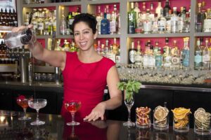 Natasha Bahrami, elegida para el Salón de la Fama de gin 4 Natasha Bahrami