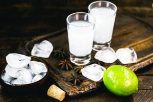 Raki, bebida turca Raki, bebida turca
