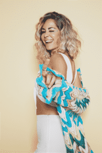 Campaña Keep Walking Together: SOFÍA ELLAR